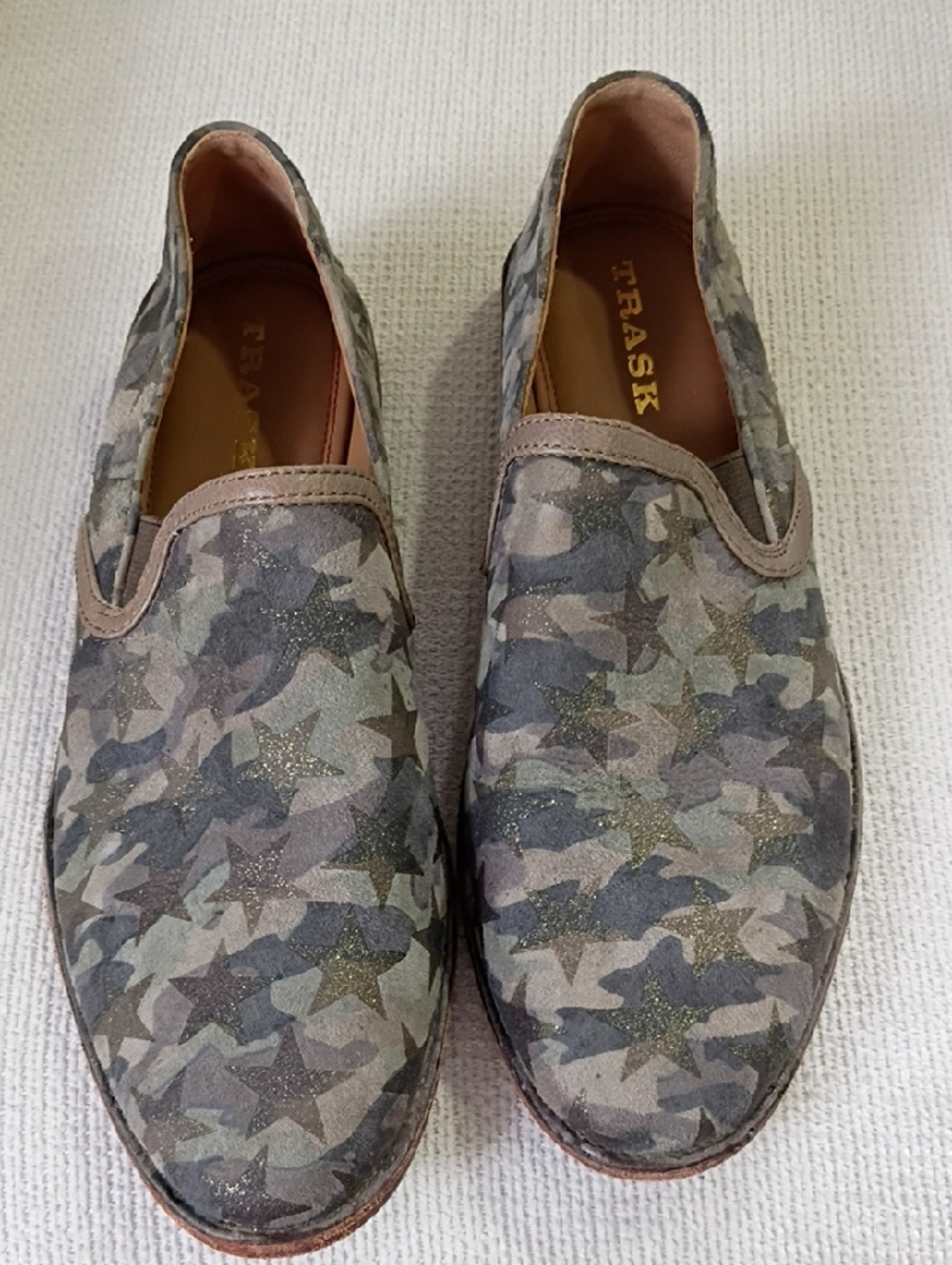 Trask WOMAN Olive Camo Star Slip-On Loafers